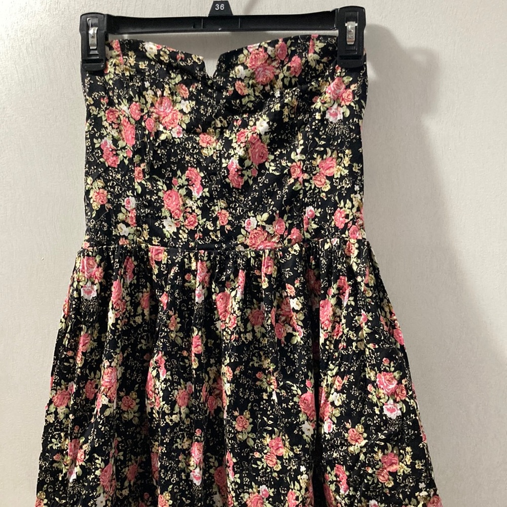 flowery dress, size M, super dress as when wearing